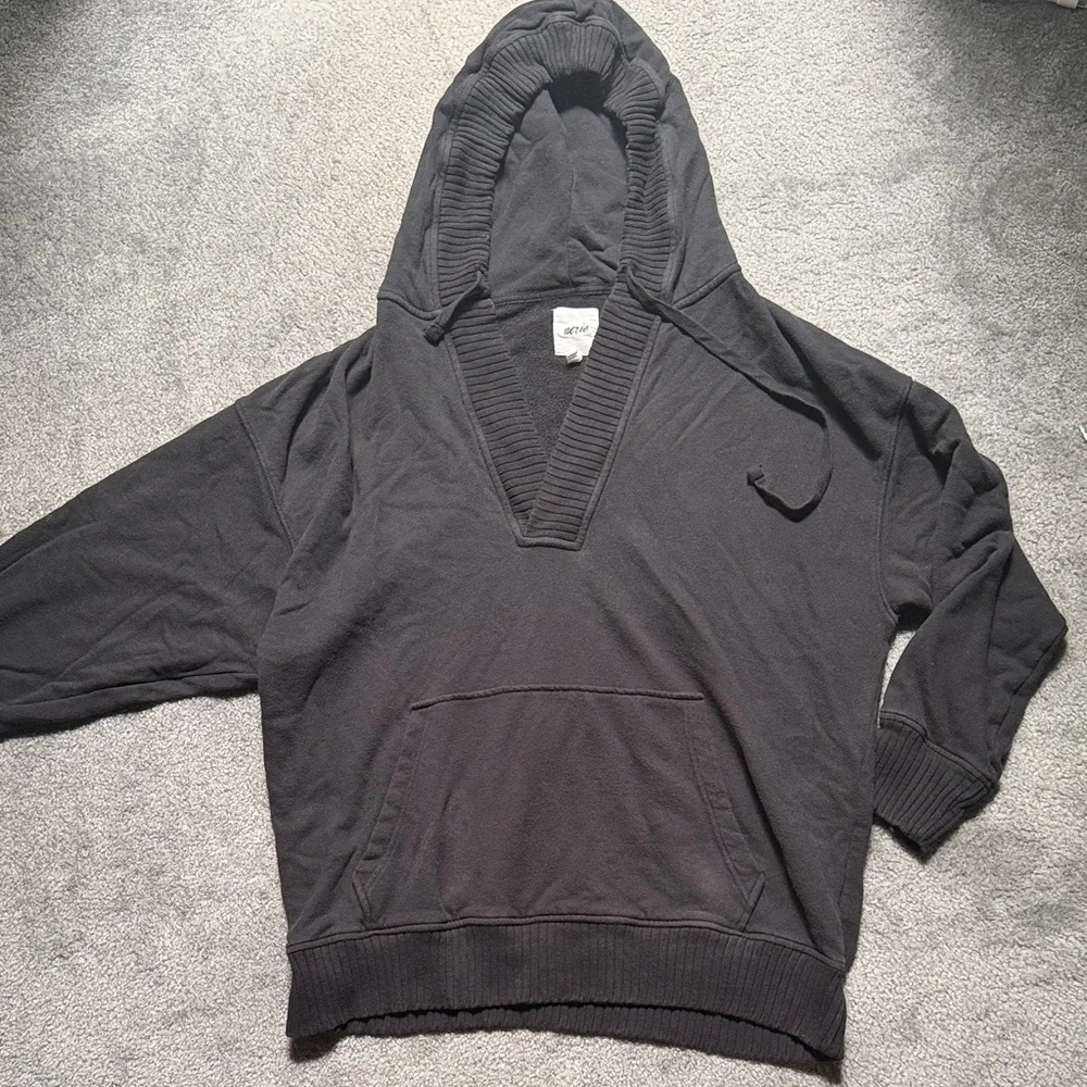 Aerie Black V-Neck Hoodie - Picture 1 of 3